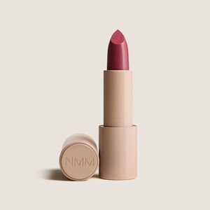 New No Makeup Makeup Crème Classic Lipstick in Plum 02